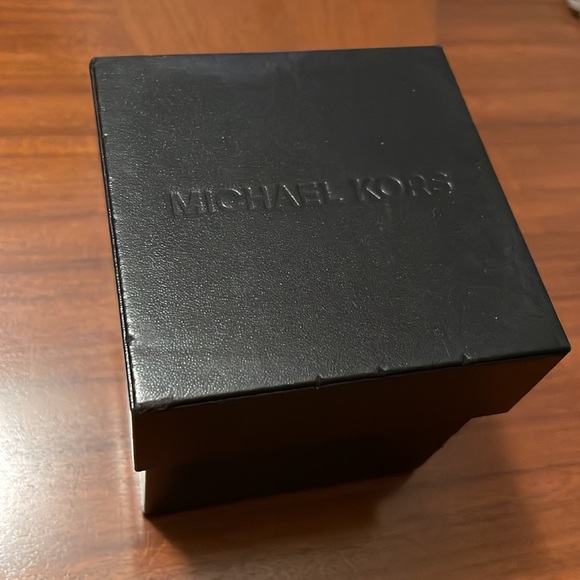 Michael Kors Bradshaw Watch - Picture 6 of 6